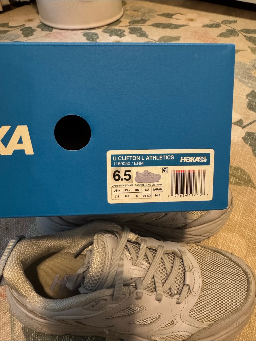 Hoka One One Clifton L in Ether Mirage W 7.5 - Picture 6 of 8